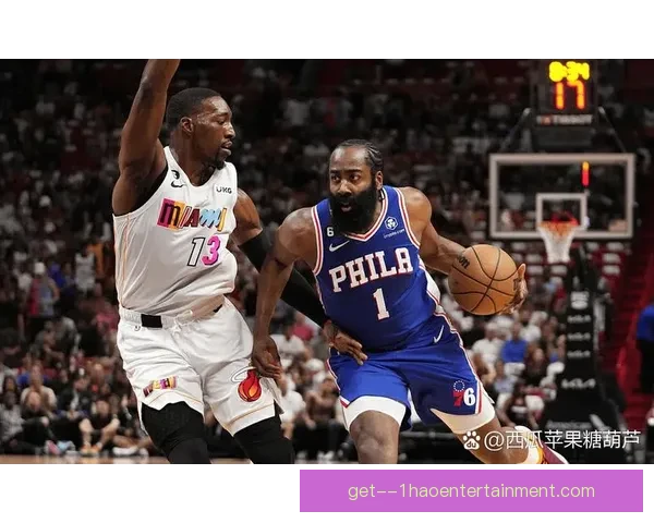 万德松在摩纳哥右路表现出色引领球队攻防节奏