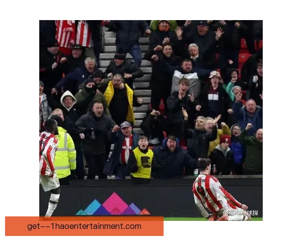 南安普顿附加赛力克利兹联成功升超引爆球迷庆祝盛大狂潮时刻瞬间